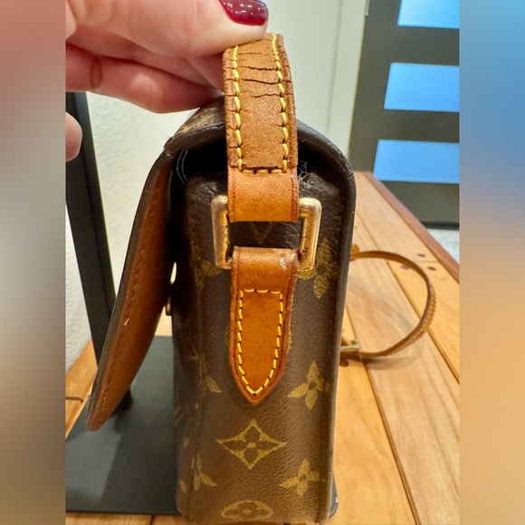 Louis Vuitton Vintage St Cloud PM in Monogram Crossbody Bag - Picture 4 of 16